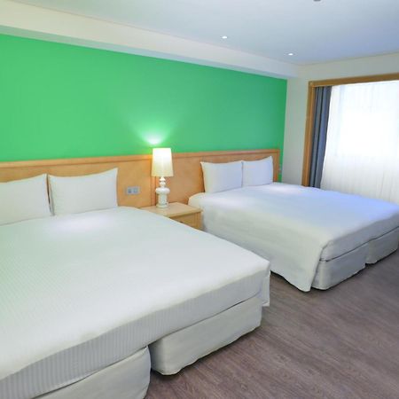 Green World Triple Beds Taipei Eksteriør bilde