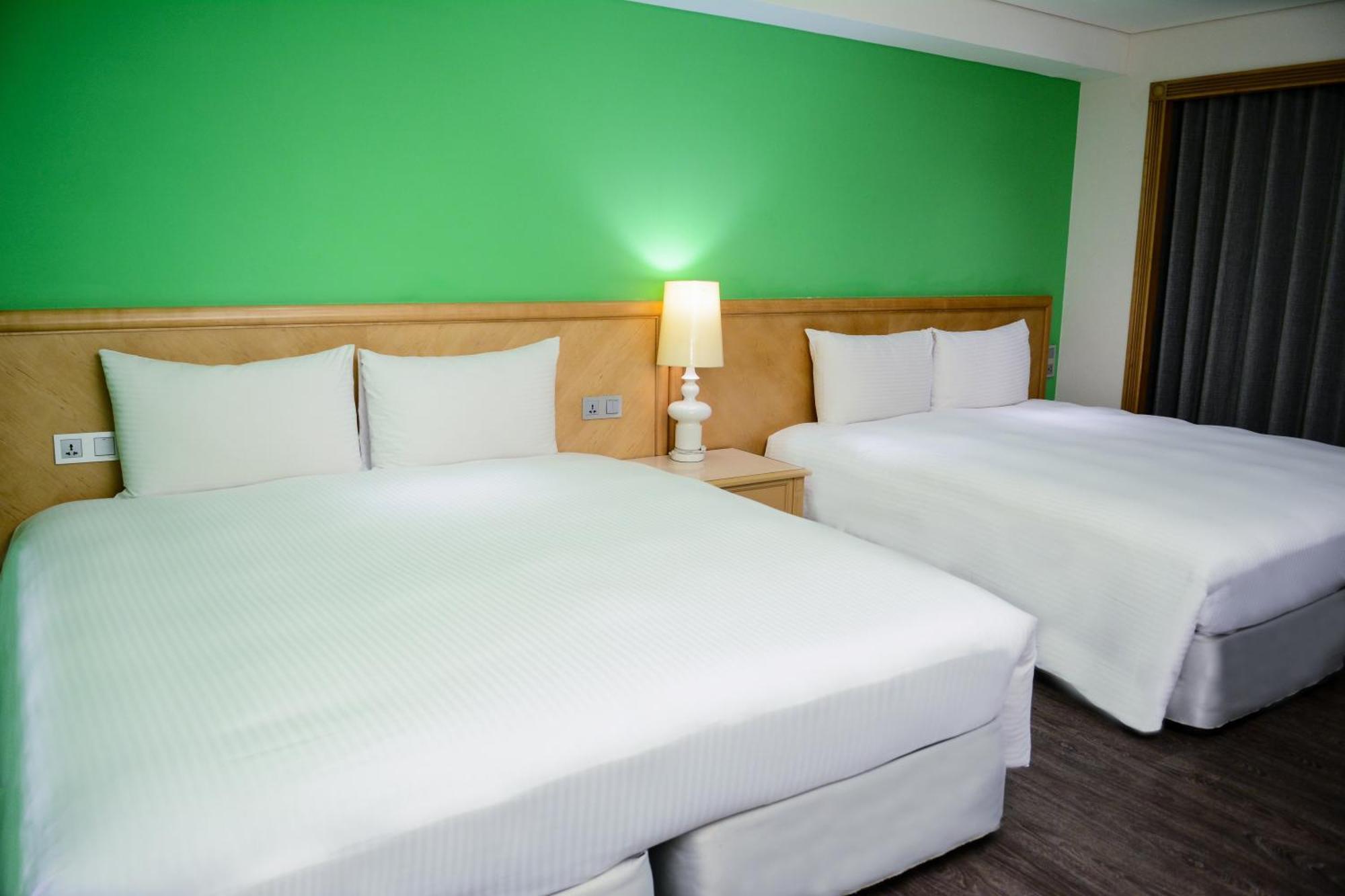 Green World Triple Beds Taipei Eksteriør bilde